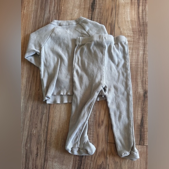 Baby Neutral Set - Picture 2 of 3